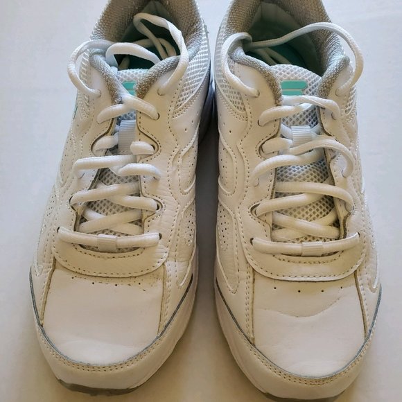 Walking Shoes - Fila - Size 7W - Picture 2 of 4